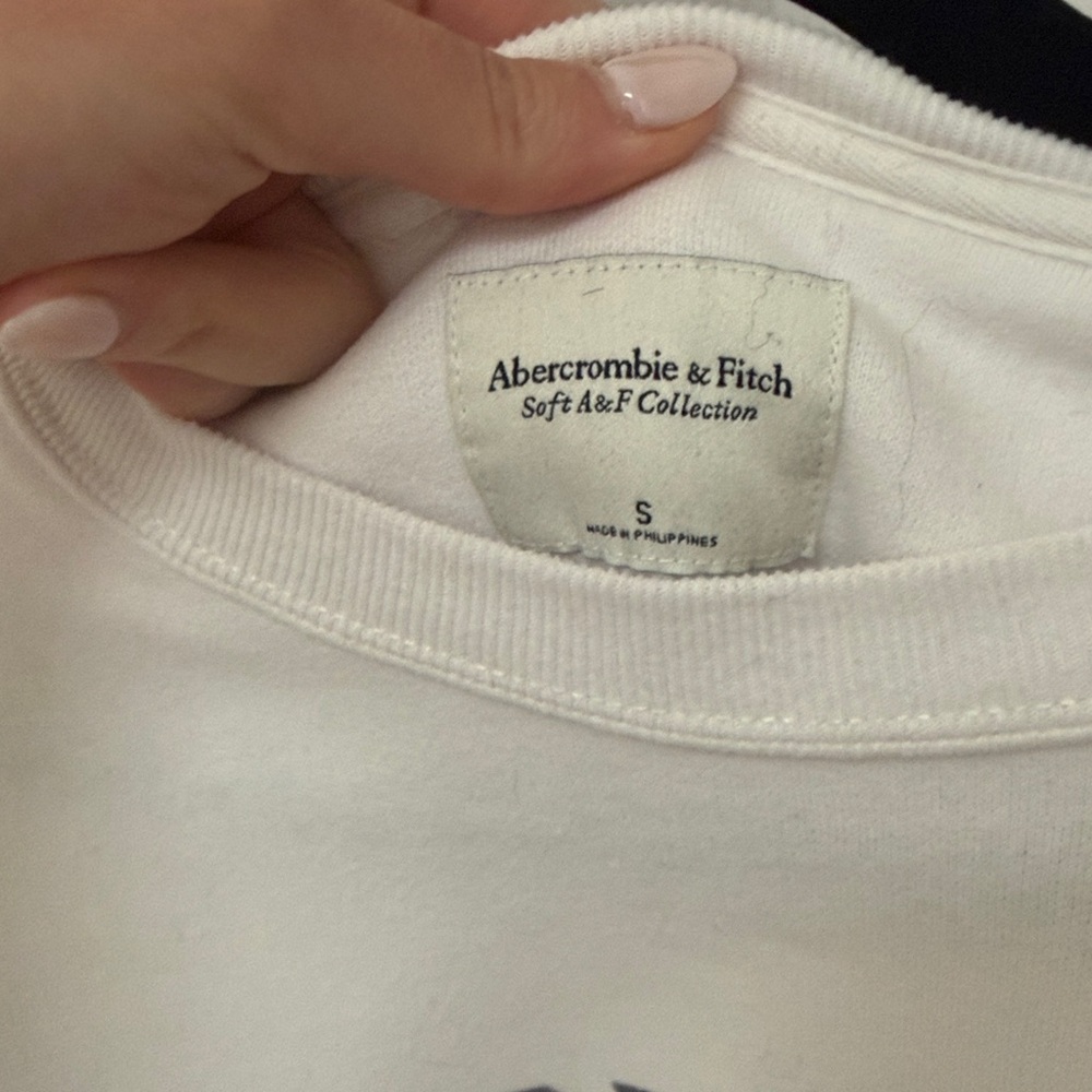 A&F Crewneck - Picture 2 of 2